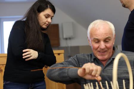 2_pletarska delavnica_30.12.2022_foto_alenka Strazisar lamovsek (9)